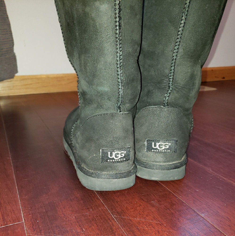 Ugg black size 9